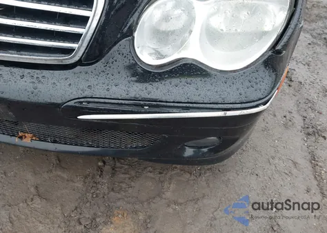 2007 Mercedes-Benz C 230 Sport z USA, uszkodzony, nr VIN WDBRF52H37E026822